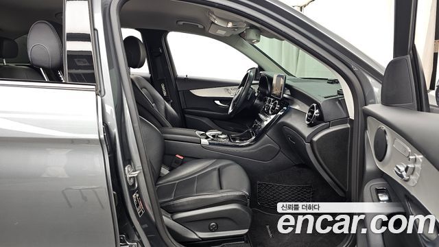 Mercedes-Benz GLC-Class 2019 — photo 11
