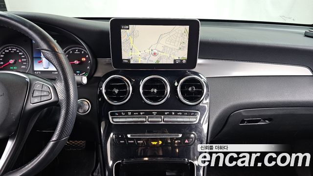 Mercedes-Benz GLC-Class 2019 — photo 14