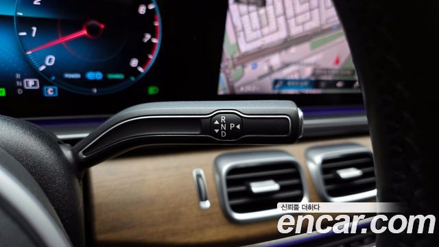 Mercedes-Benz GLE-Class 2020 — photo 9