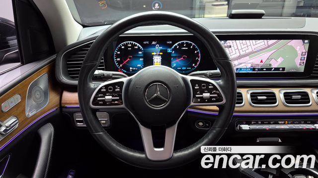 Mercedes-Benz GLE-Class 2020 — photo 13
