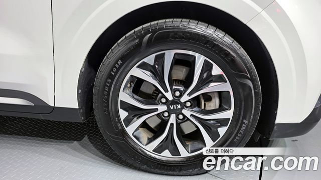 Kia Canival 2021 — photo 5