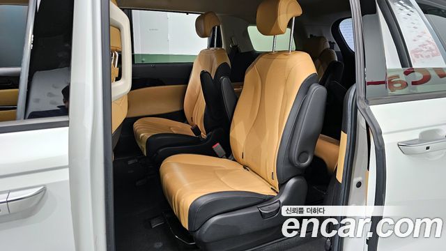 Kia Canival 2021 — photo 12