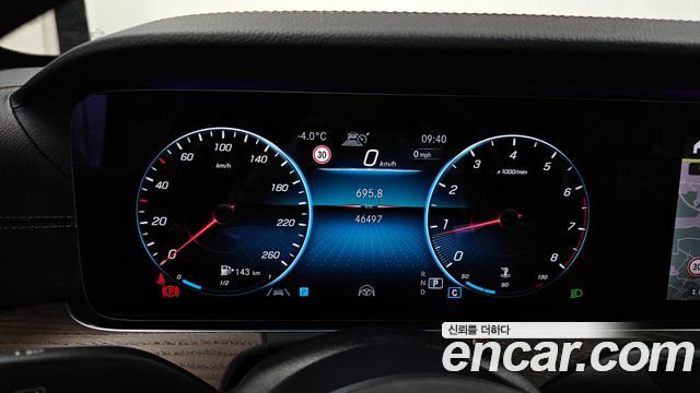 Mercedes-Benz E-Class 2021 — photo 8