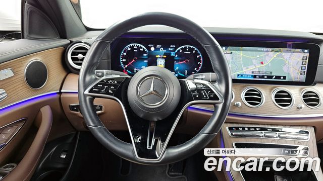 Mercedes-Benz E-Class 2021 — photo 13