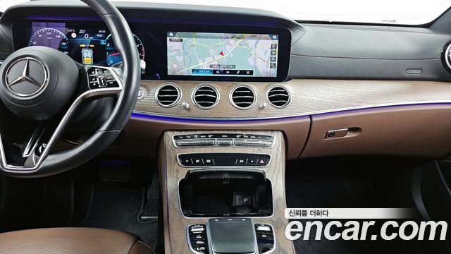 Mercedes-Benz E-Class 2021 — photo 14