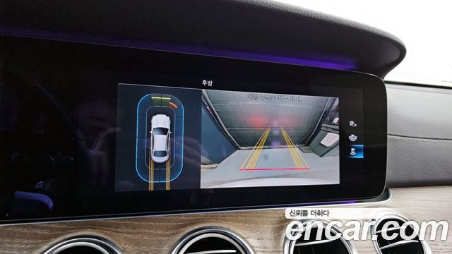 Mercedes-Benz E-Class 2021 — photo 15