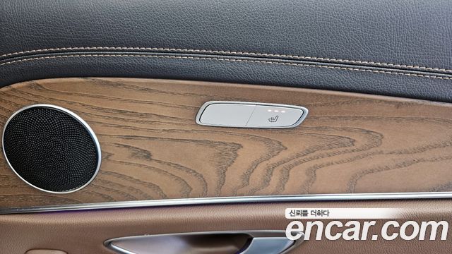 Mercedes-Benz E-Class 2021 — photo 19