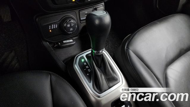 Jeep Renegade 2018 — photo 9
