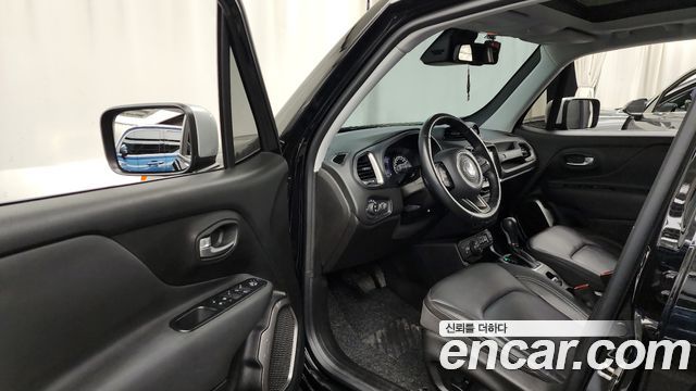 Jeep Renegade 2018 — photo 10