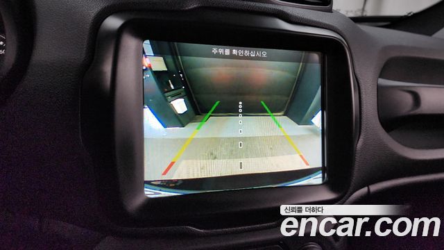 Jeep Renegade 2018 — photo 15