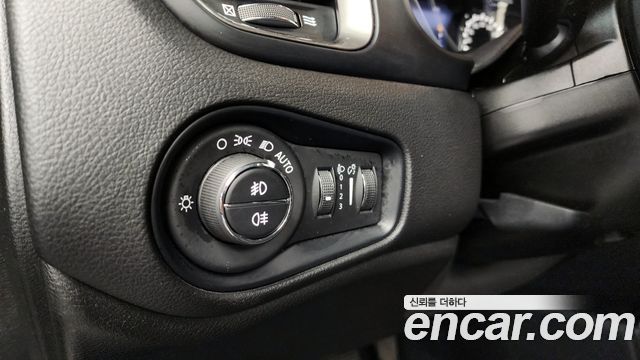 Jeep Renegade 2018 — photo 16