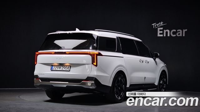 Kia Canival 2024 — photo 2