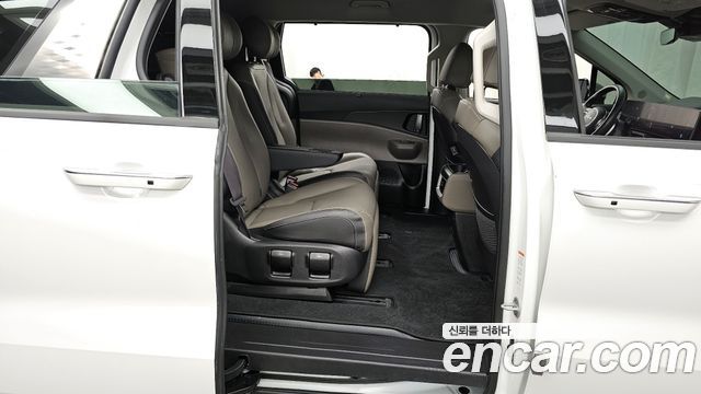 Kia Canival 2024 — photo 12