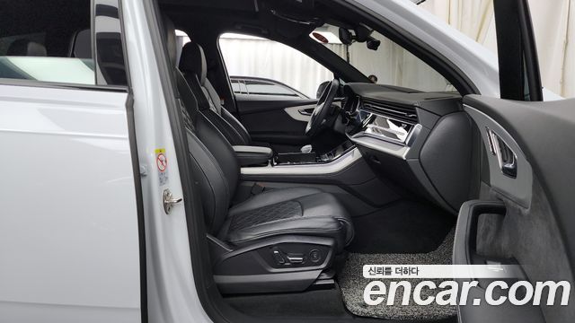Audi Q7 2023 — photo 11