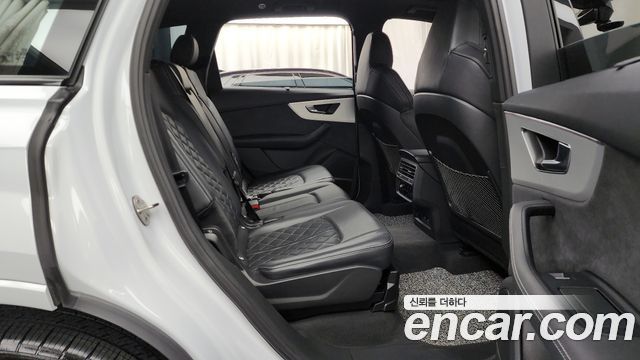 Audi Q7 2023 — photo 12