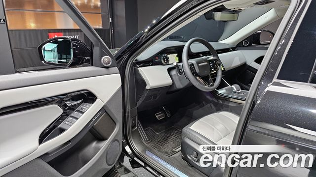 Land Rover Range Rover Evoque 2025 — photo 11