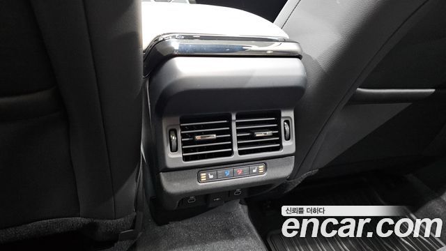 Land Rover Range Rover Evoque 2025 — photo 18