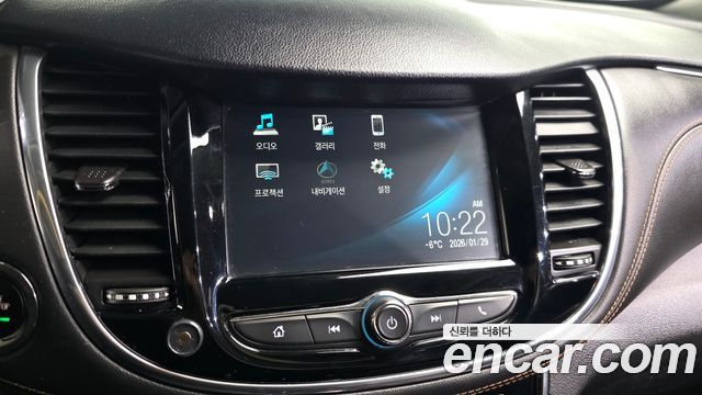 Chevrolet Korea Trax 2017 — photo 14