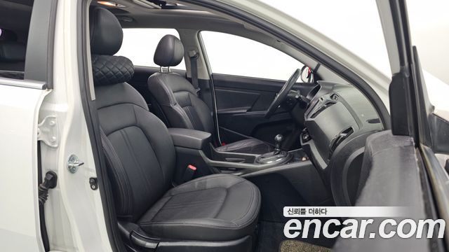 Kia Sportage 2011 — photo 11