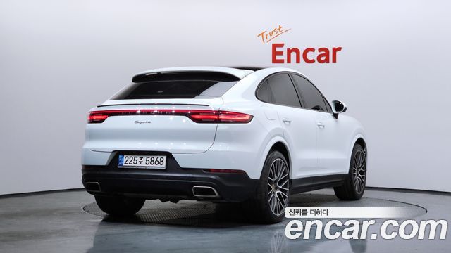 Porsche Cayenne 2021 — photo 2
