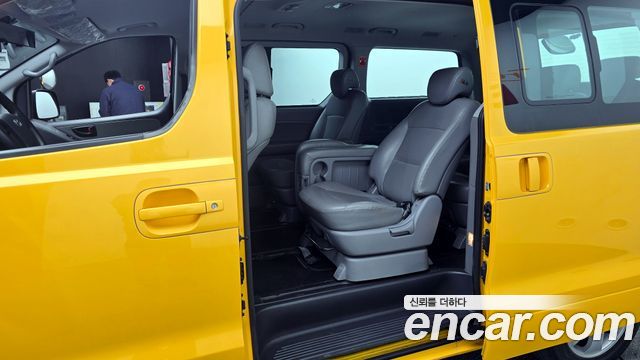 Hyundai Starex 2019 — photo 12