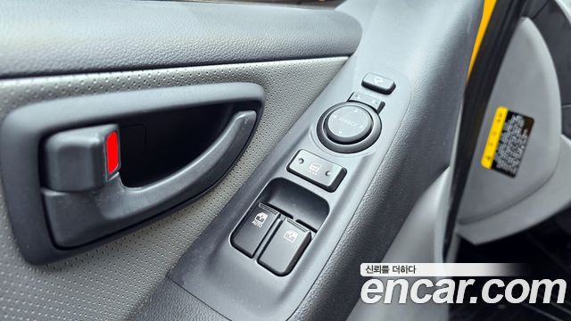 Hyundai Starex 2019 — photo 16