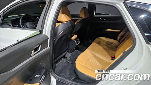 Kia K5 2022 — photo 11