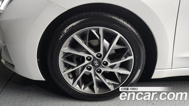 Hyundai AVANTE 2020 — photo 5