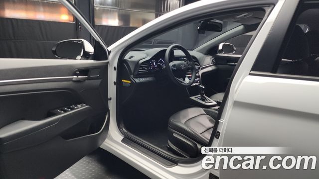 Hyundai AVANTE 2020 — photo 10