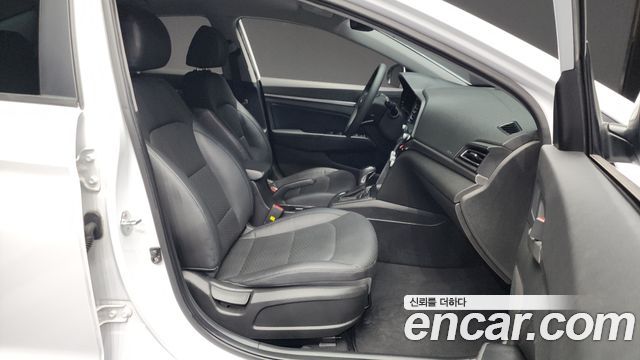 Hyundai AVANTE 2020 — photo 11