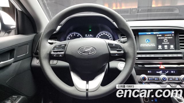 Hyundai AVANTE 2020 — photo 13