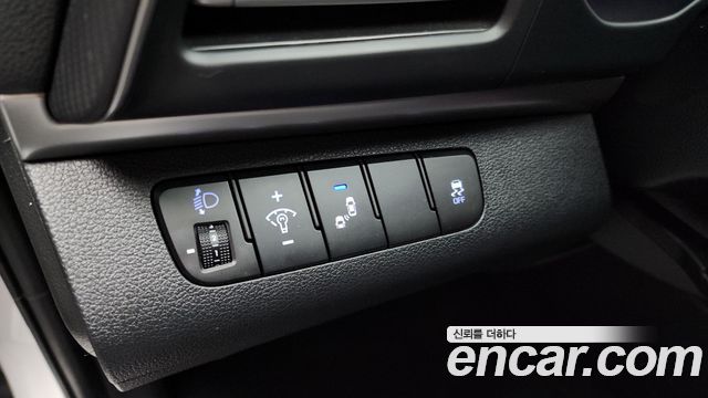 Hyundai AVANTE 2020 — photo 17