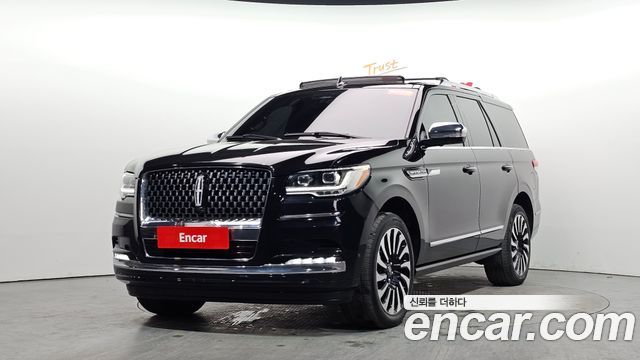 Lincoln Navigator 2023 — photo 1