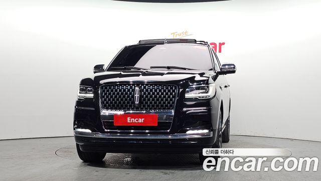 Lincoln Navigator 2023 — photo 3