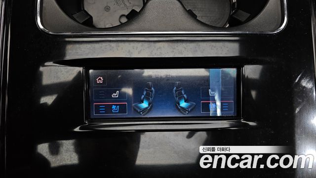 Lincoln Navigator 2023 — photo 19