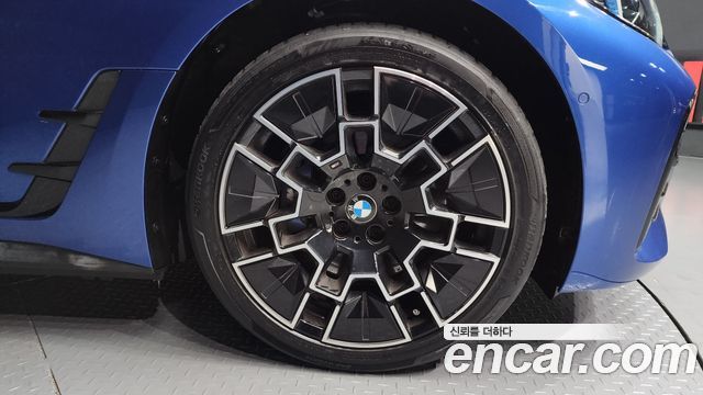BMW i4 2025 — photo 5