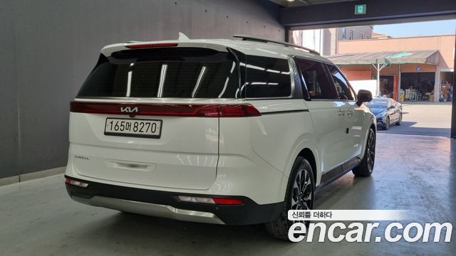 Kia Canival 2023 — photo 2