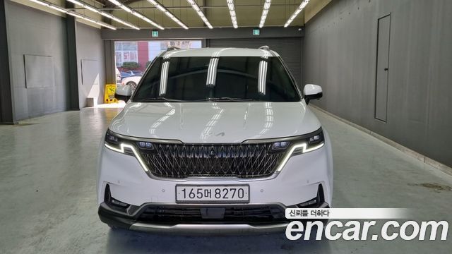 Kia Canival 2023 — photo 3
