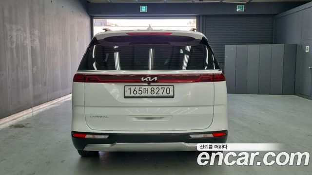 Kia Canival 2023 — photo 4