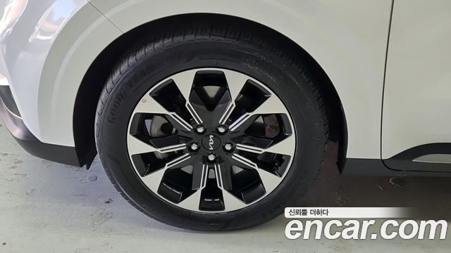 Kia Canival 2023 — photo 5