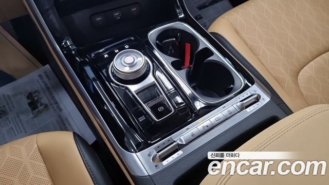 Kia Canival 2023 — photo 9