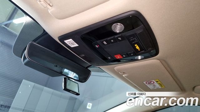 Kia Canival 2023 — photo 16