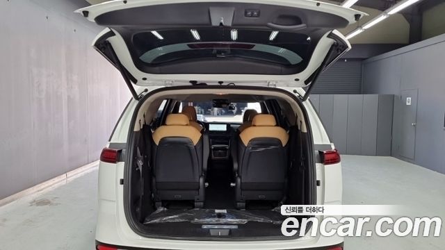 Kia Canival 2023 — photo 18