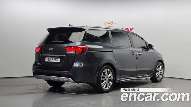 Kia Canival 2016 — photo 2