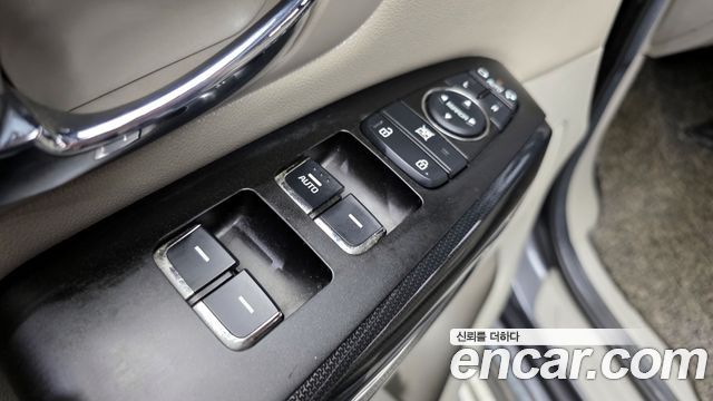 Kia Canival 2016 — photo 14