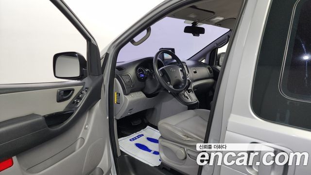 Hyundai Starex 2017 — photo 10