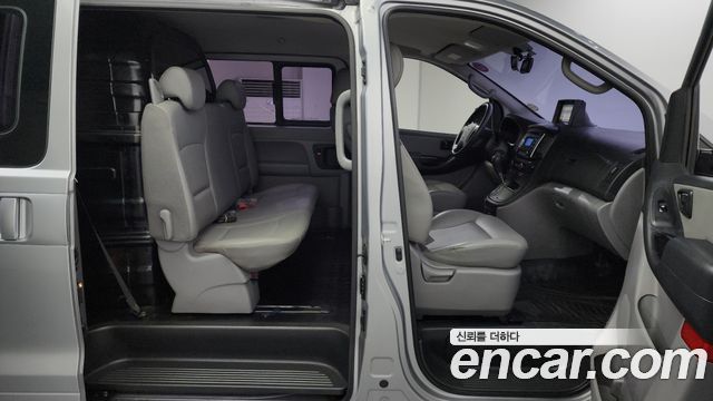 Hyundai Starex 2017 — photo 12