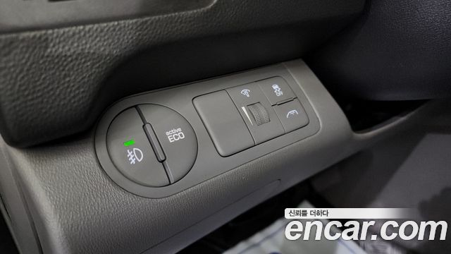 Hyundai Starex 2017 — photo 14