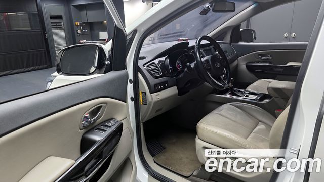 Kia Canival 2019 — photo 10