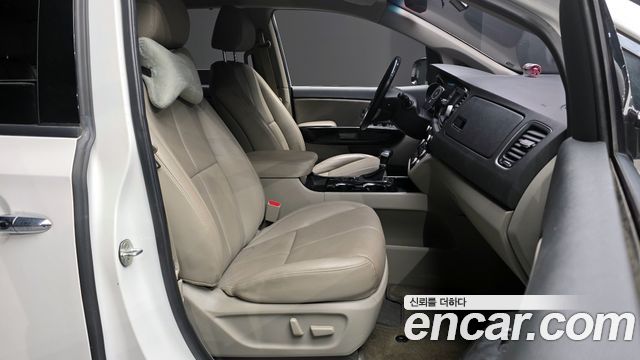 Kia Canival 2019 — photo 11